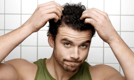 ¿A qué se debe la caída del cabello?